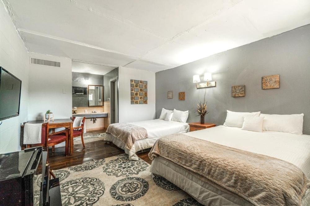 2 Full Beds Non-Smoking interior